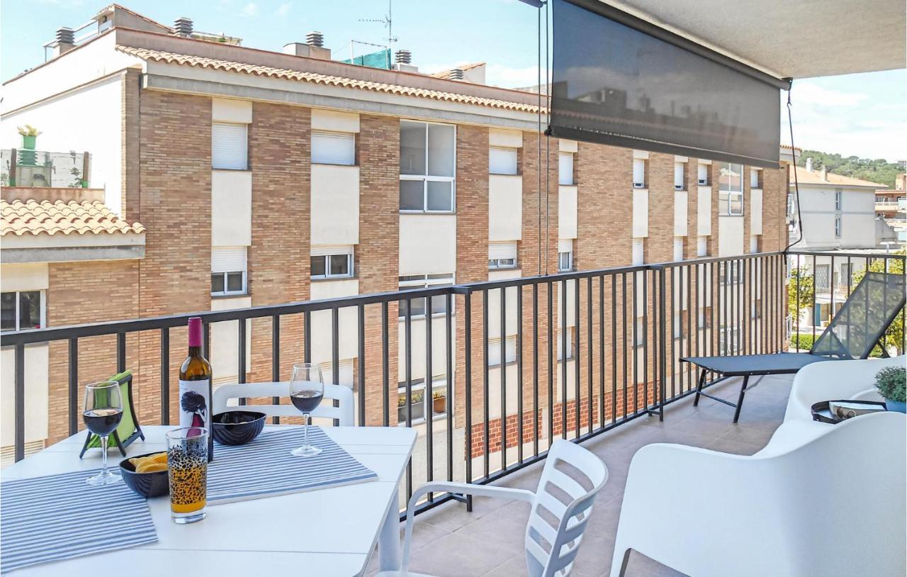 Stunning Apartment In Tossa De Mar With Kitchen Exterior photo